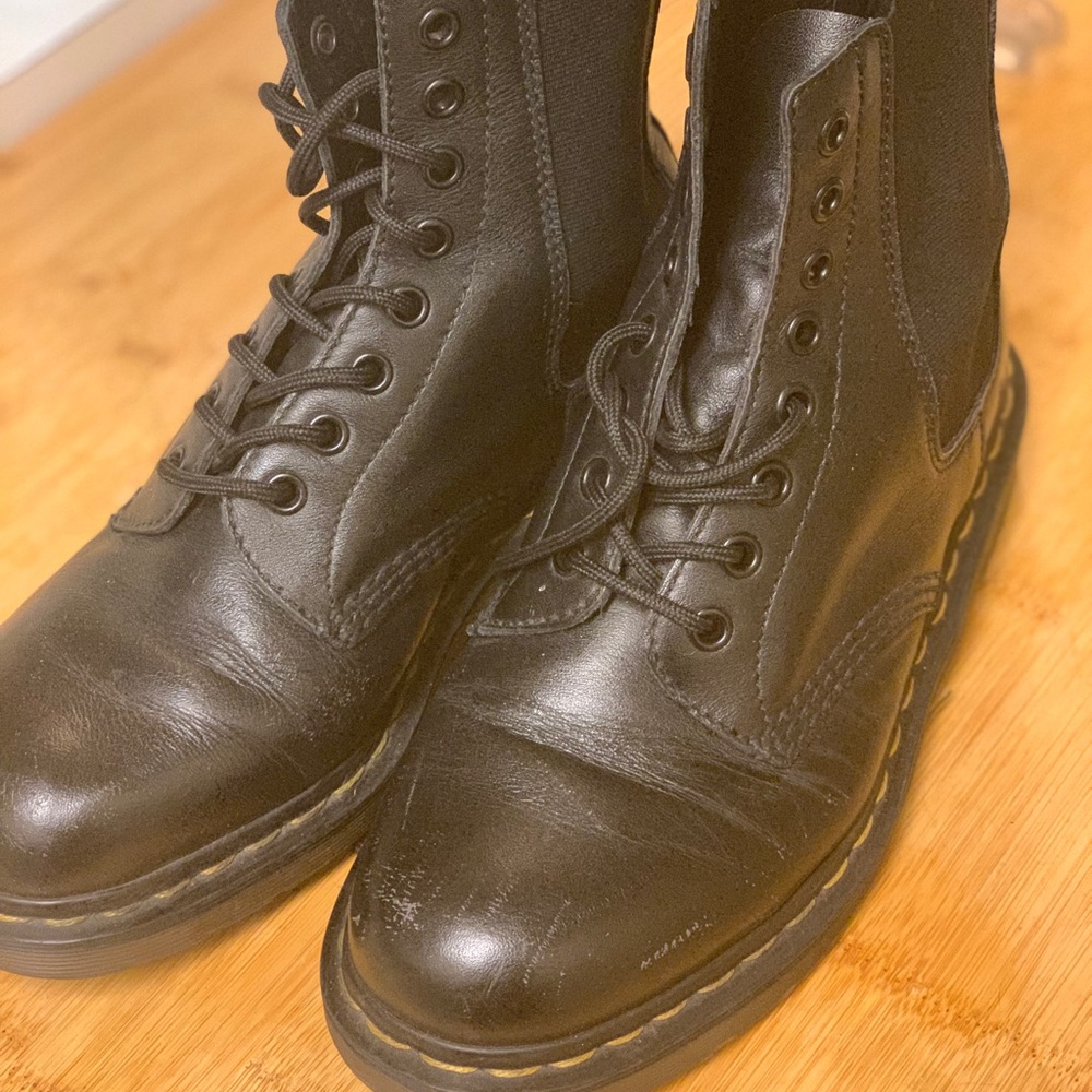 Sz9 Dr. martins black